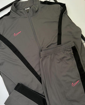 Conjunto NK Academy Dri-FIT