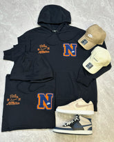 Kit NK com 1 Moletom, 2 Bonés e 2 Tênis