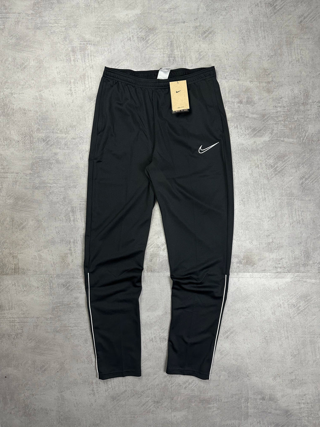 Conjunto NK Dri-Fit 2021 (Branco e Preto)