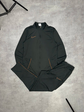 Conjunto NK Dri-Fit 2021 (Preto e Laranja)