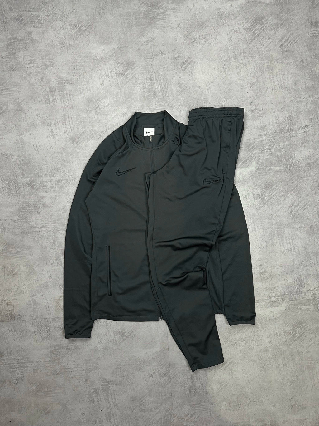 Conjunto NK Dri-Fit 2021 (Cinza Escuro e Preto)